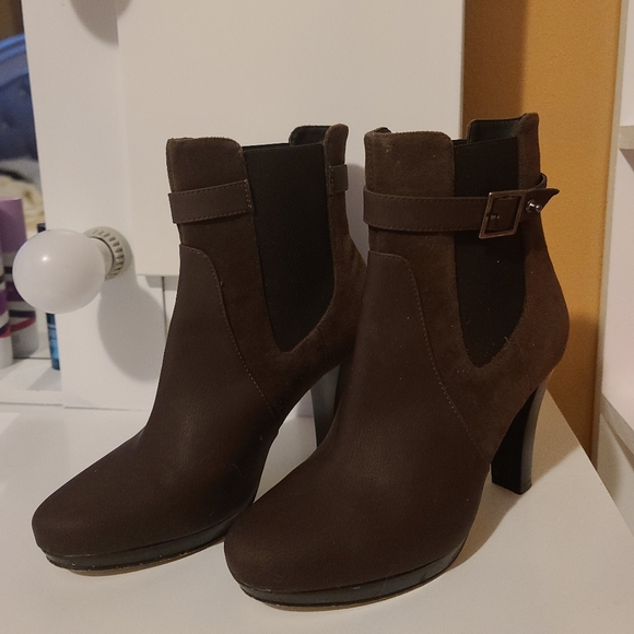 Boot - Picture 2 of 4